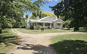 The Avenue Anahdale - Hidden 2.7 Acre Estate In Town